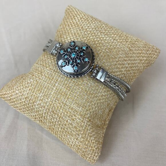 Ginger Snaps Silver Tone Multi Chain Toggle Bracelet Snowflake Interchangeable - Picture 1 of 8